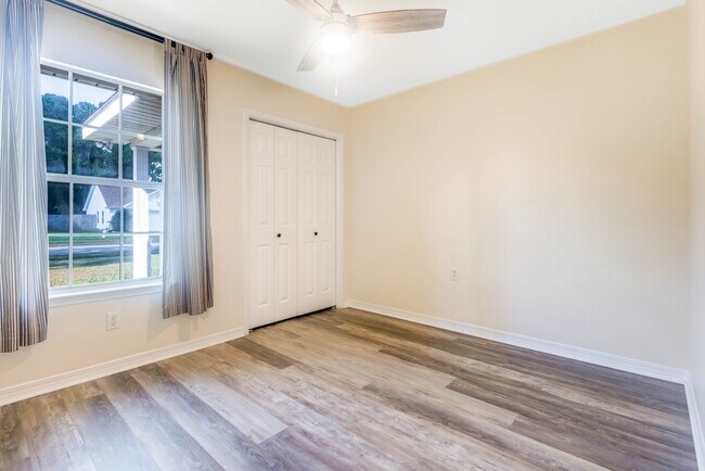 Building Photo - 1356 Sterling Point Dr