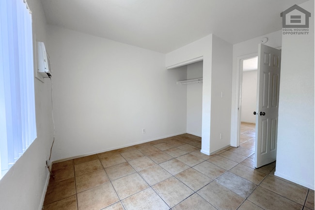 Building Photo - 1708 W Yuma St