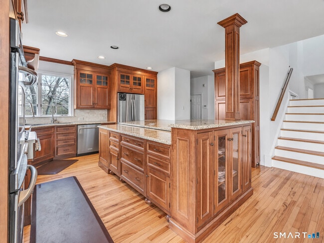 Building Photo - 553 Judd Rd