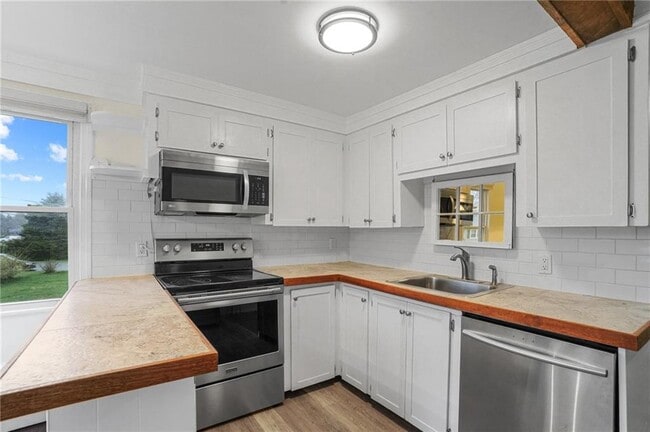 Building Photo - 310 Old Mill Ln