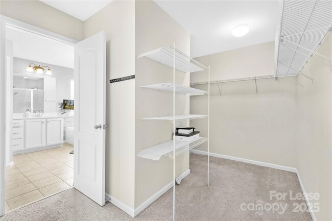 Building Photo - 5829 Dinsmore Ln