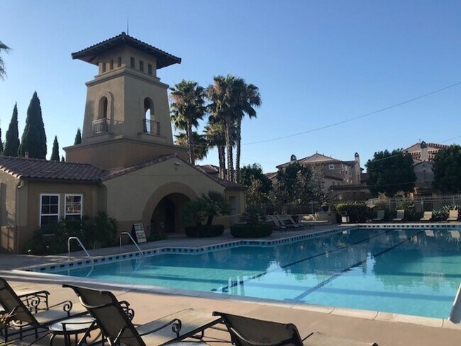 Building Photo - Lovely Otay Ranch townhome