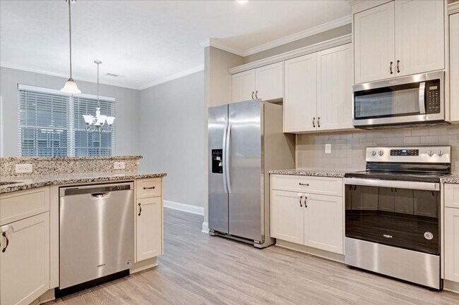 Building Photo - 5121 Heathbrook Dr