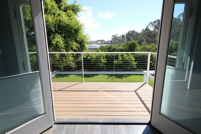 Building Photo - 13075 Survey Point