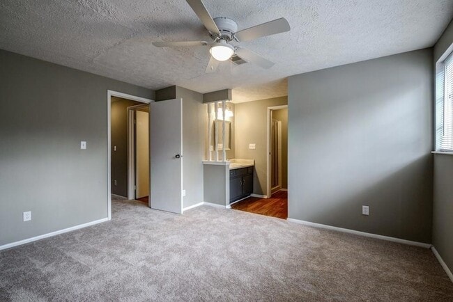 Building Photo - 2887 Royal Path Ct