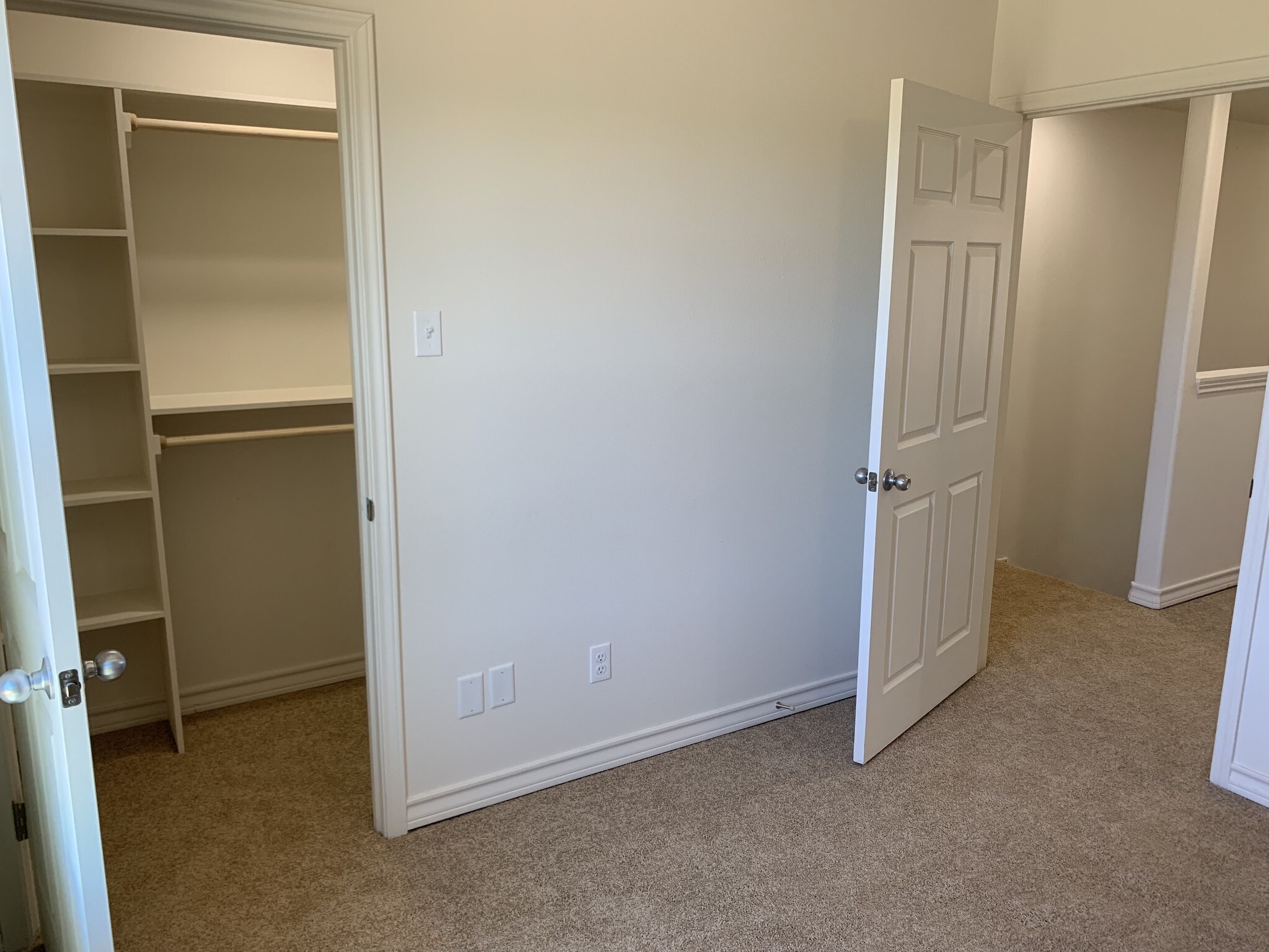 Building Photo - 602 Basswood Dr