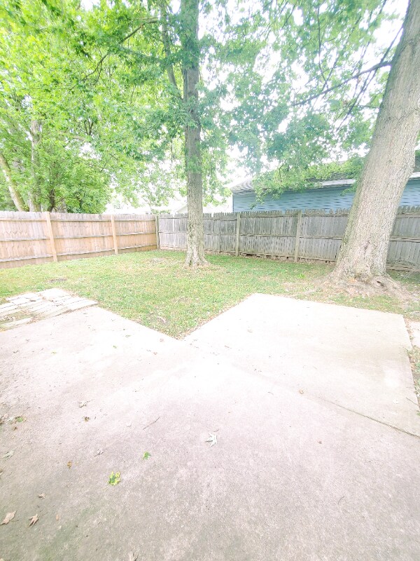 Building Photo - 425 N Blanchard St