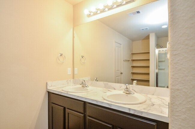 Building Photo - 20114 Louetta Ash Dr