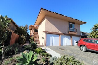 Building Photo - Remodeled Ventura Keys Duplex