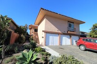 Building Photo - Remodeled Ventura Keys Duplex