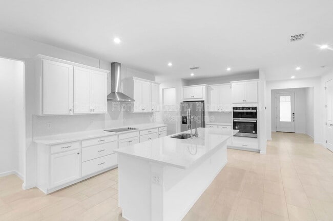 Building Photo - 13053 Pergola Ave