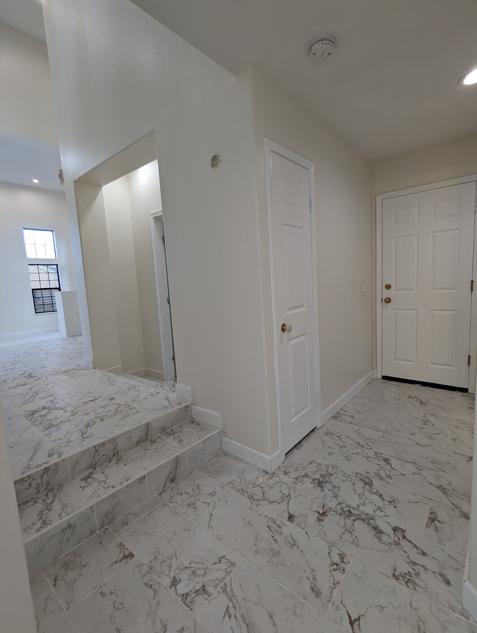 Building Photo - 42057 Parkmont Dr