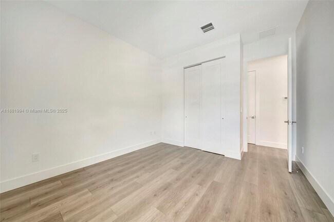 Building Photo - 1454 NW 23rd Ave