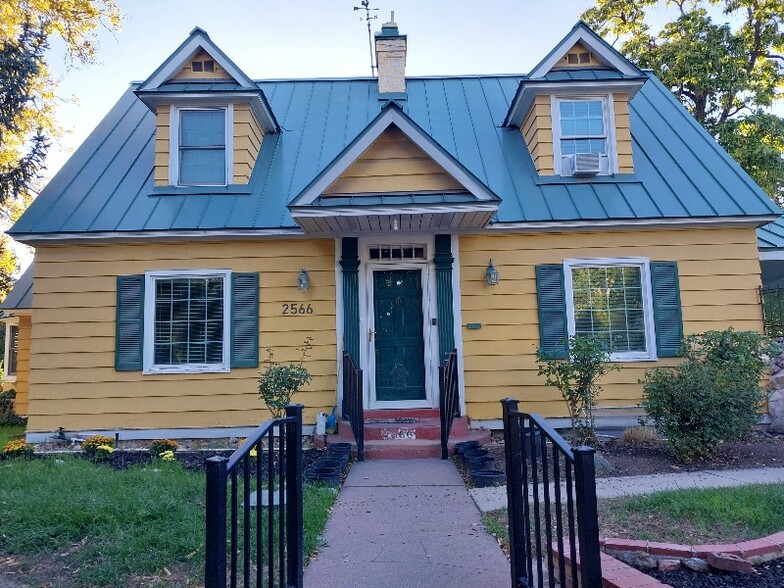 Building Photo - 2566 Dearborn St