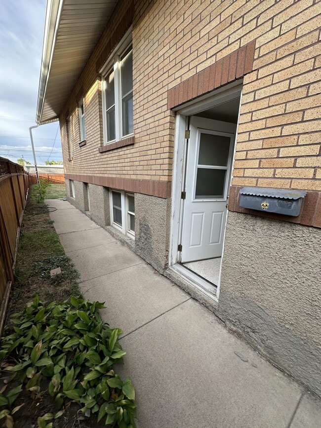 Building Photo - 1107 1st Ave S