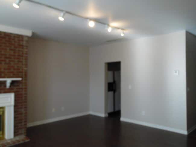 Building Photo - 317 Bainbridge Dr