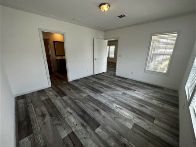 Building Photo - 40984 Roselle Lp