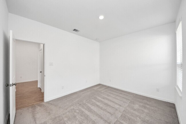 Building Photo - 17770 Misty Brk Ln
