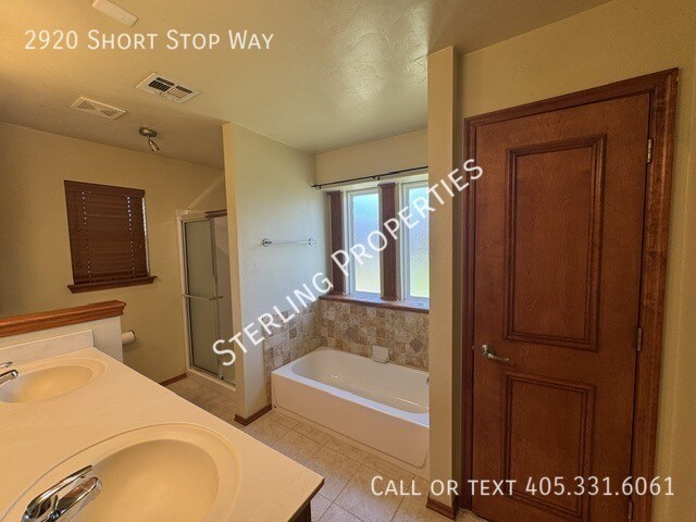 Building Photo - 2920 Short Stop Way