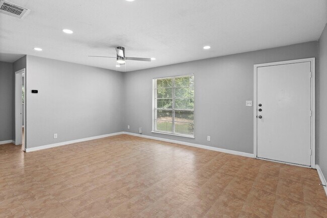 Building Photo - 2712 St Edwards Cir