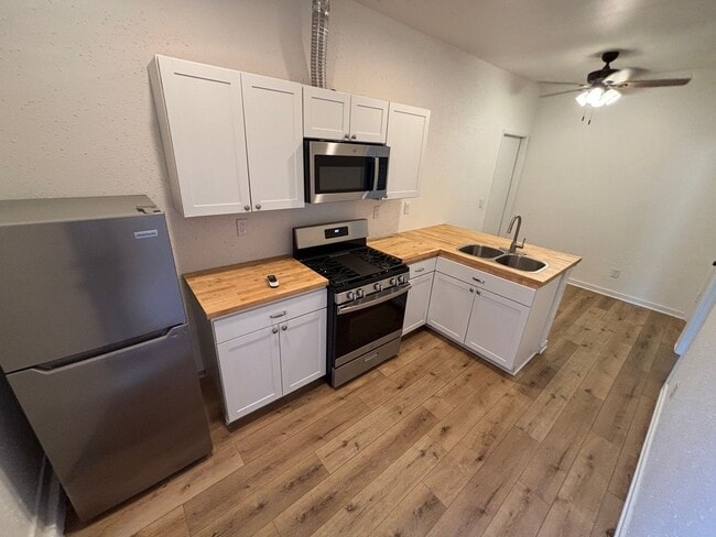 Building Photo - 13141 High Crest Rd