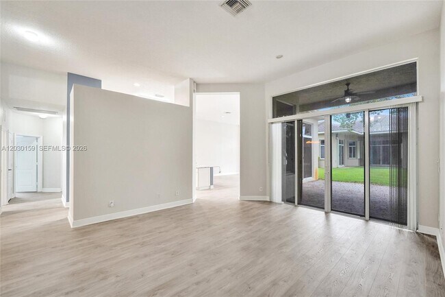 Building Photo - 6334 SW 192nd Ave