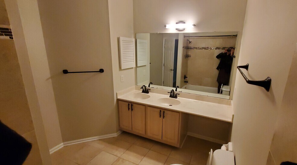 Master Bathroom - 6126 Inishmore Ln