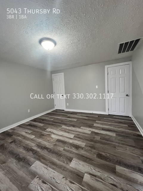 Building Photo - 5043 Thursby Rd