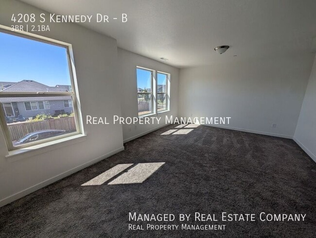 Building Photo - 4208 S Kennedy Dr
