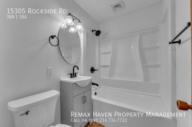 Building Photo - 15305 Rockside Rd