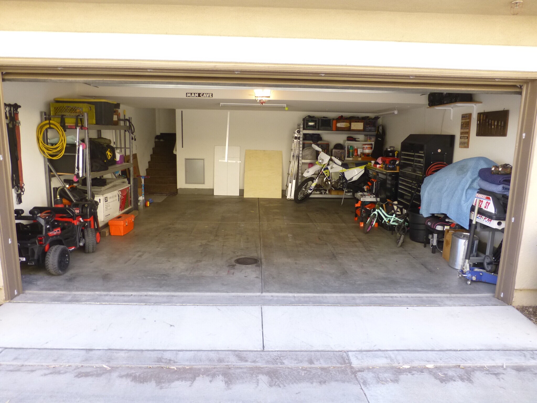 Building Photo - 416 W Linden Dr