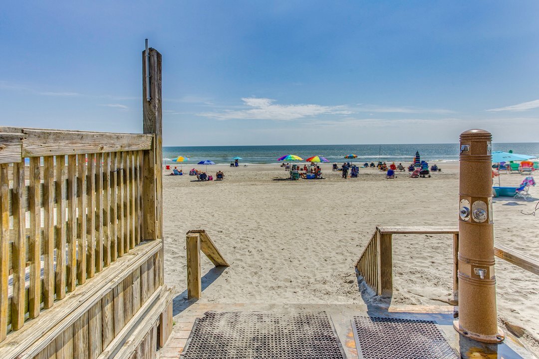 Building Photo - 9550 Shore Dr