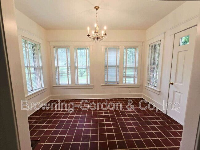 Building Photo - 3016 Lebanon Pike