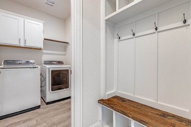 Building Photo - 6224 Cheshire St