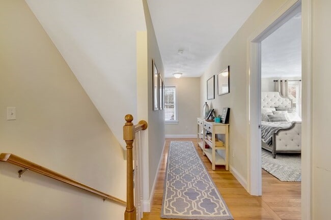 Building Photo - 7 Richmond Ave