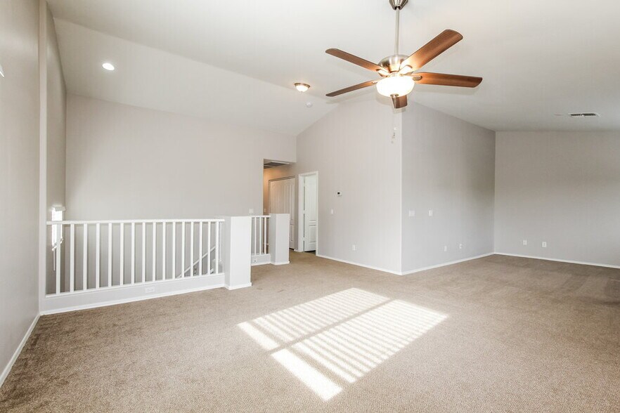 Building Photo - 3035 S 85th Dr