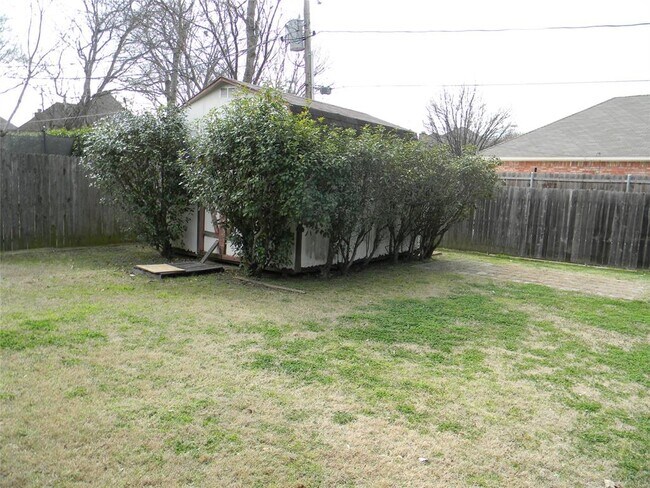 Building Photo - 7433 Timberhill Dr