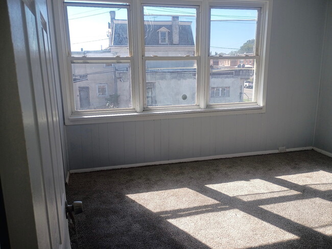 Building Photo - 2699 S 62nd St