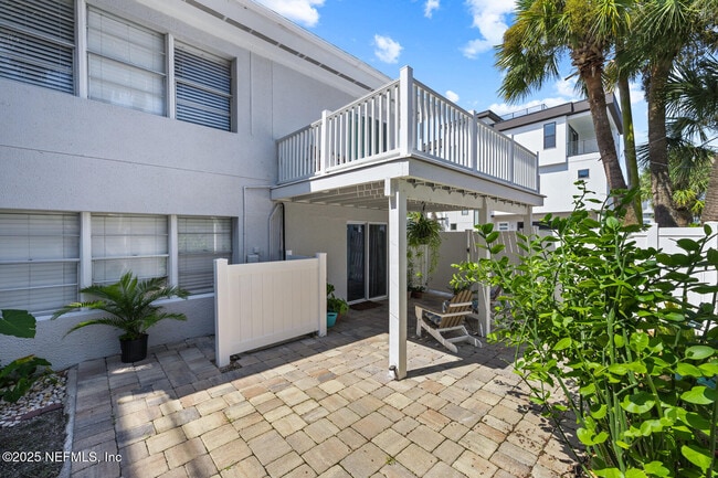 Building Photo - 2103 1st St S