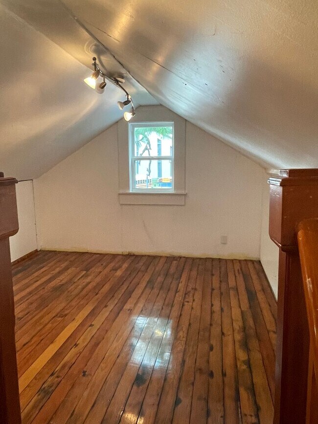 Building Photo - Single Family Home in Quiet Gentilly Neigh...