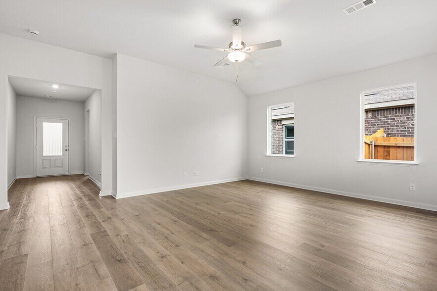 Building Photo - 214 Julian Davis Dr