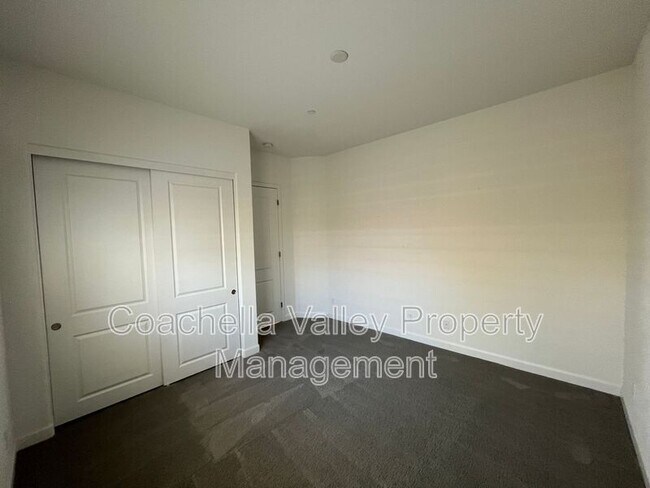 Building Photo - 12 Barolo
