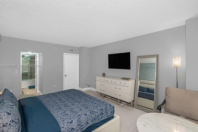 Building Photo - 1500 Bay Rd