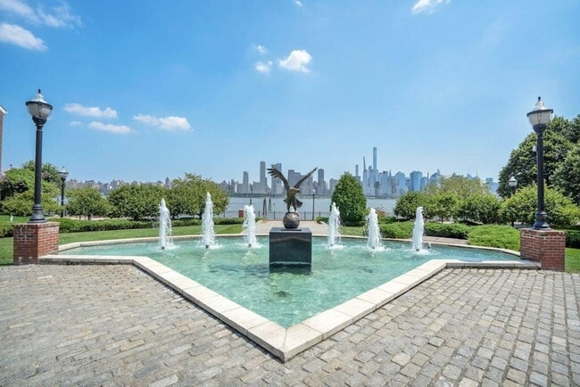 Building Photo - 375 Kingston Ct