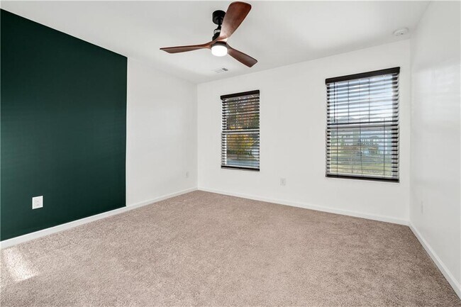 Building Photo - 1586 Garden View Dr