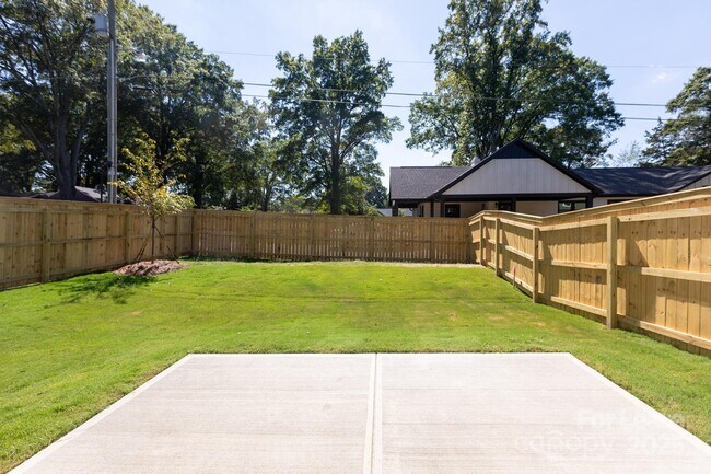 Building Photo - 501 Bowman Rd
