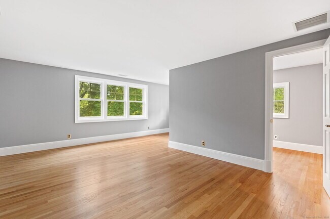 Building Photo - 219 Skyview Ln
