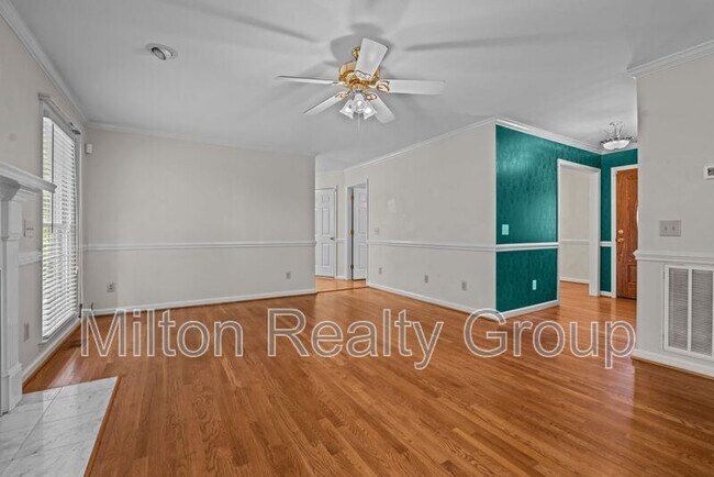 Building Photo - 464 Tirzah Dr