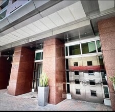 Building Photo - 253 NE 2nd St