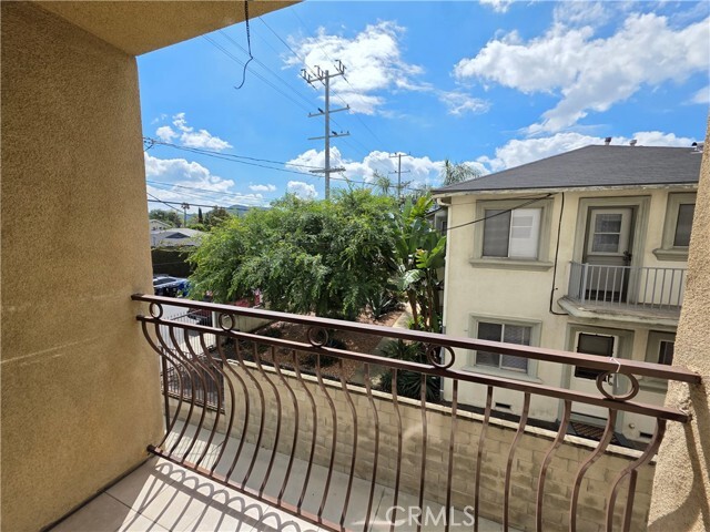 Building Photo - 5321 Auckland Ave